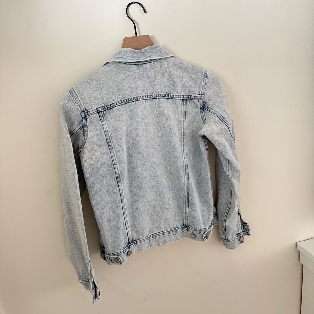 Gap Classic Denim Jacket Women’s Small Light Wash Everyday Layer - Picture 5 of 9